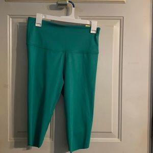 NWT Girl’s Size M “All in Motion “ Ultra High-Rise Capri